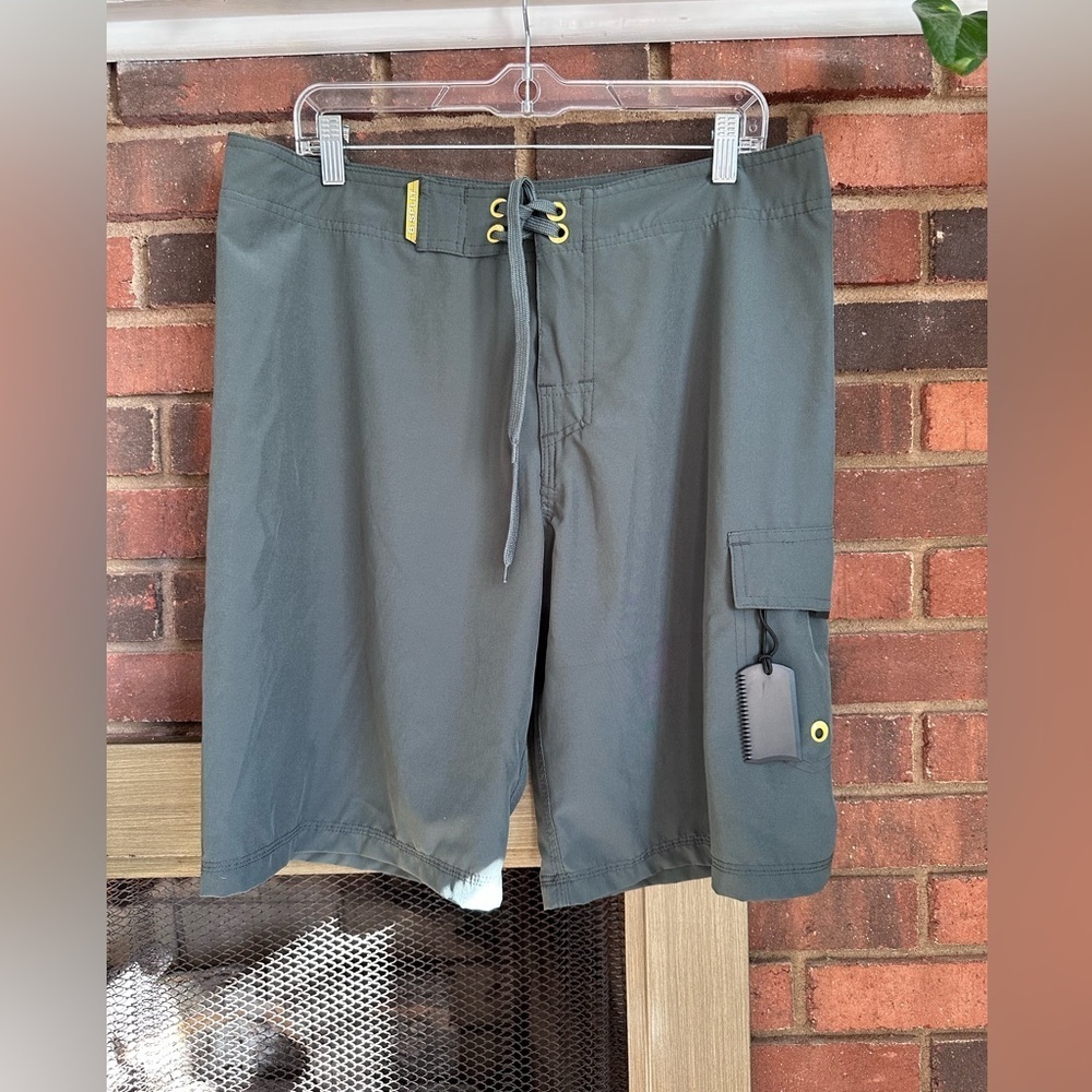 🖤 B. Split  men’s banana split USA gray shorts with string tie for closure